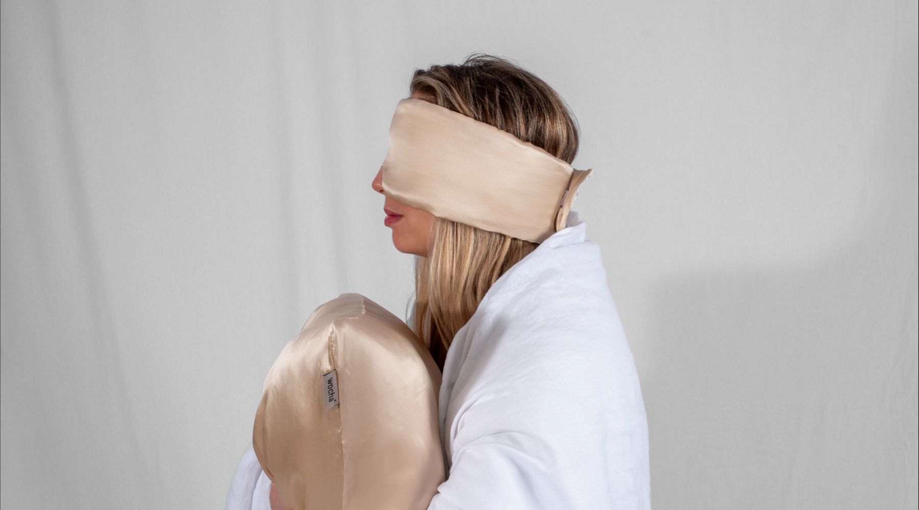 Zijde vs. Satijn: Wat is de beste keuze voor jouw huid en haar? - Wocha