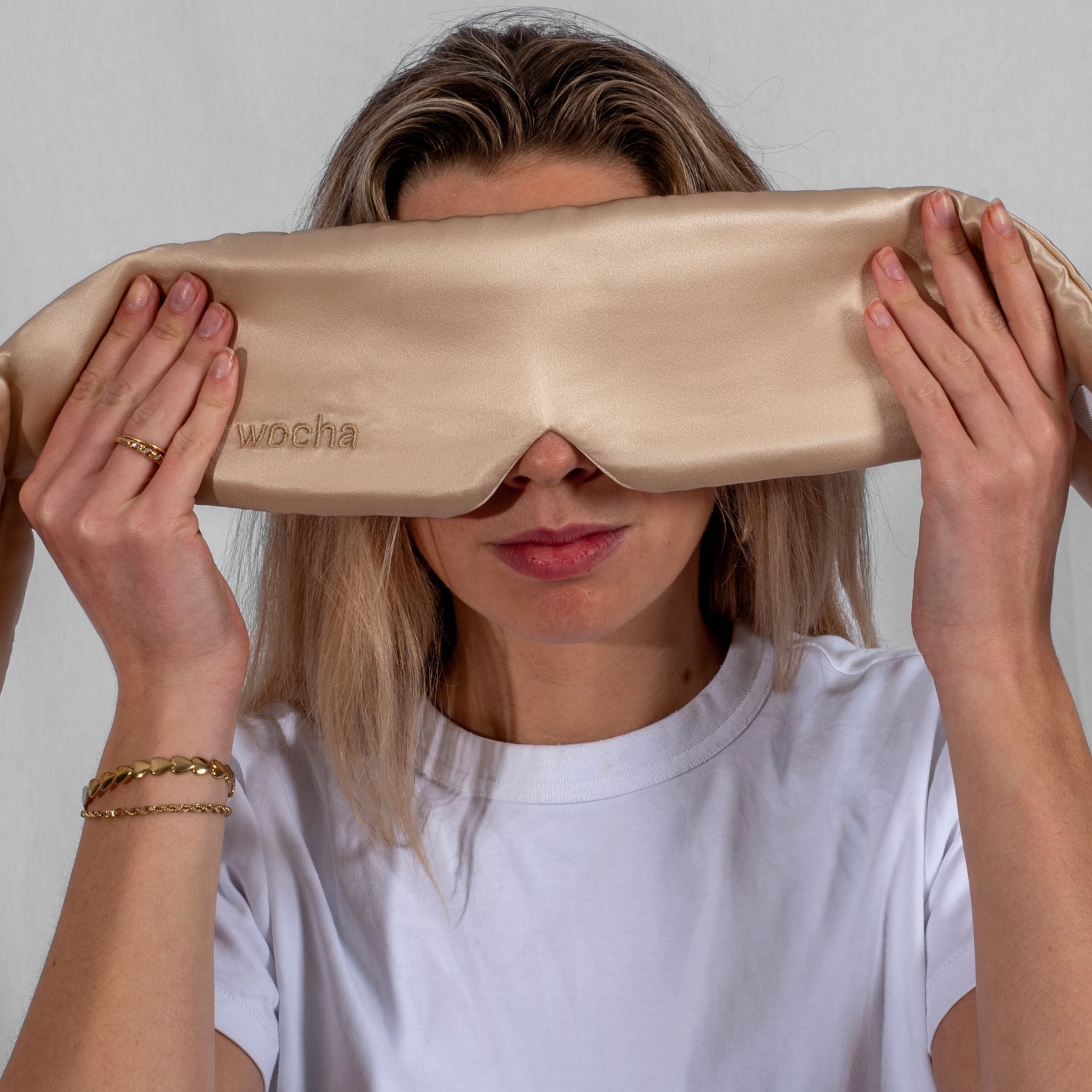 Zijden slaapmasker champagne -
Zijden slaapmasker met zijde van hoge kwaliteit – lichtblokkerend en geschikt voor gevoelige huid