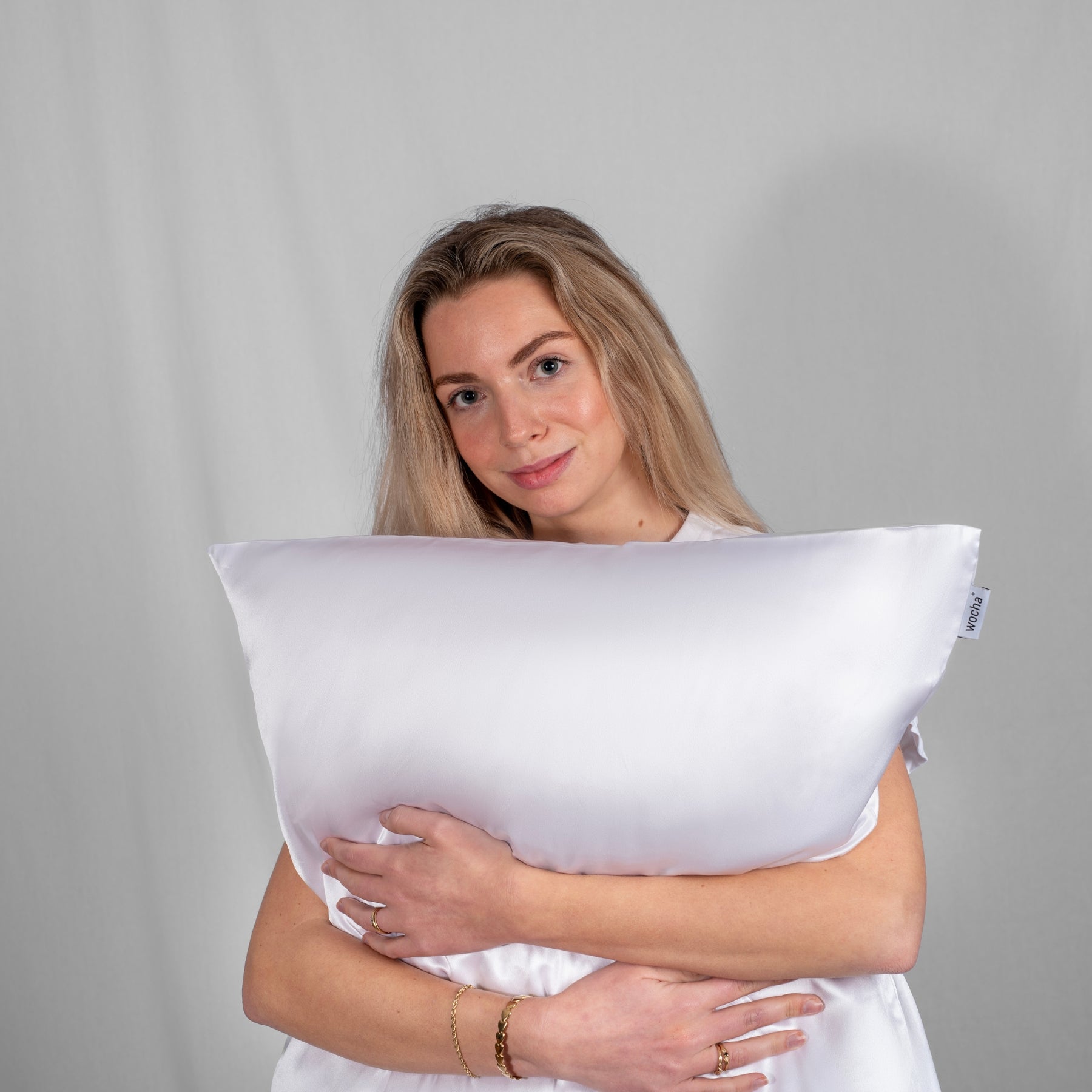 Bundel: Zijden kussenslopen (set van 2) wit & Slaapmasker Champagne