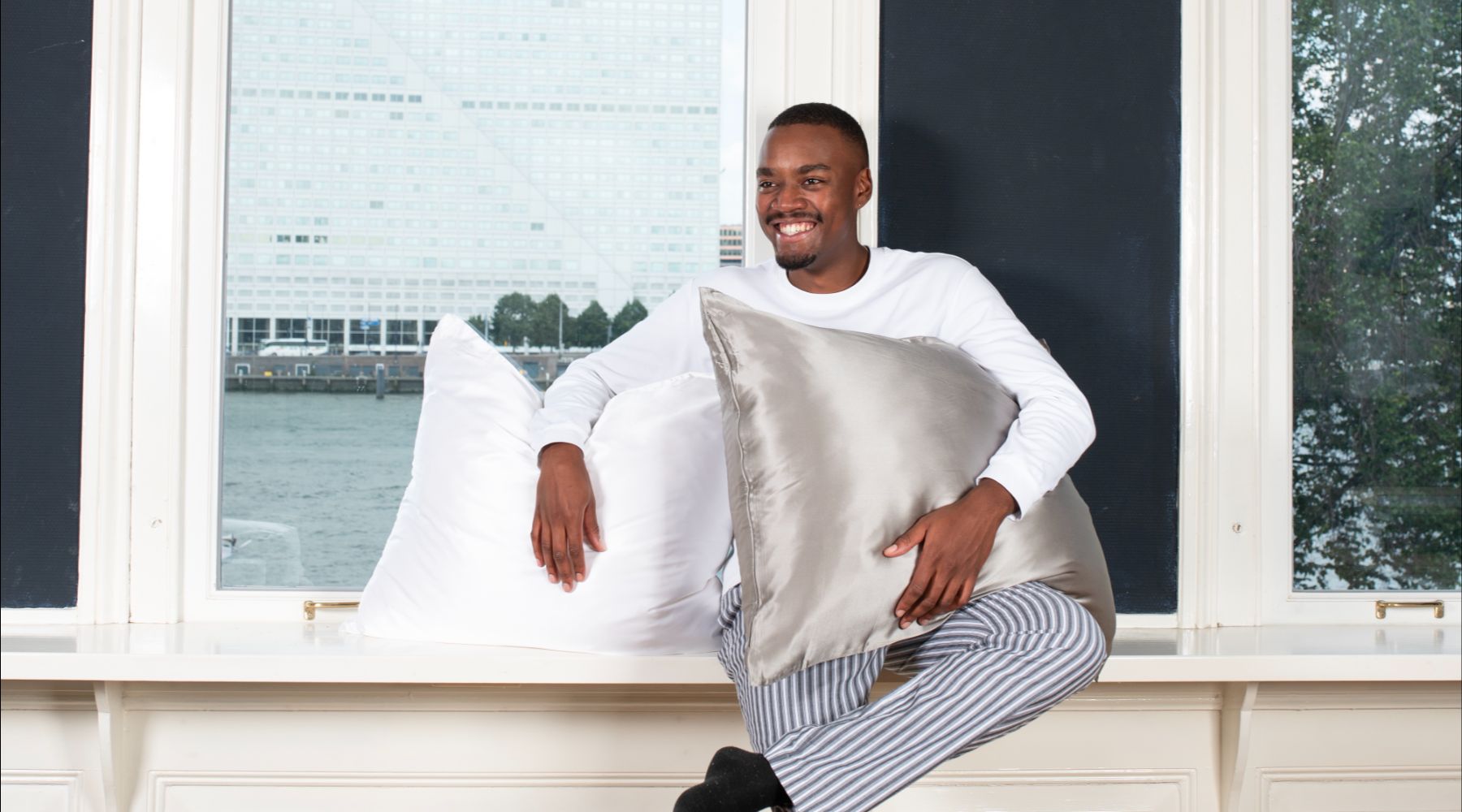 Tencel of Zijde Kussensloop: De Ultieme Vergelijking voor Huid, Haar & Slaapcomfort - Wocha